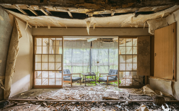 Exploration d'un onsen abandonné Japon