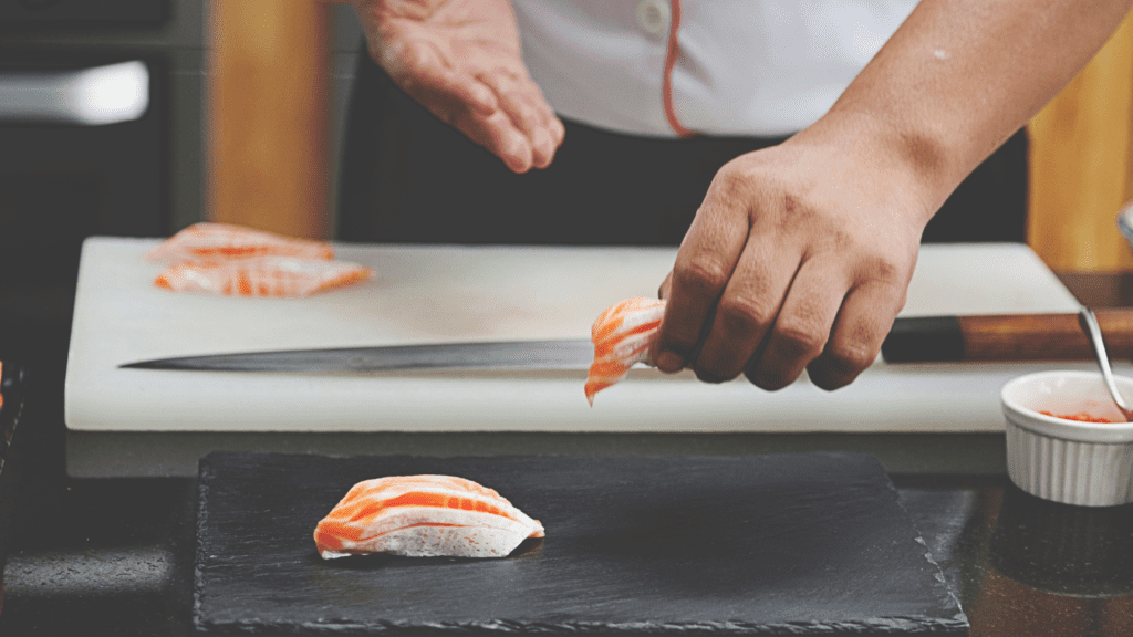 chef japonais sushi coupe