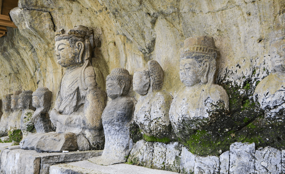 bouddhas de pierre d'Usuki