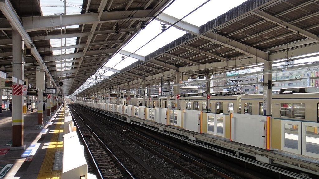 tokyo metro train