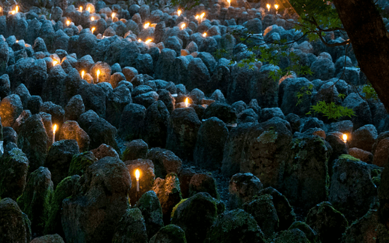cérémonie des mille bougies temple Adashino Nenbutsu-ji